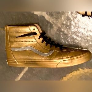Amazing GOLDEN VANS HIGHTOP SKATE SHOES